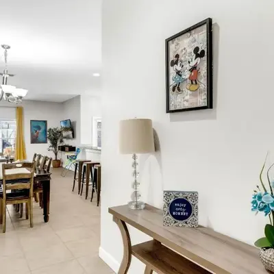New listing 5 mi from Disney