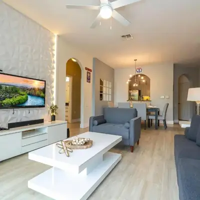 Incredible Condo - 5 Min to Disney Windsor Hills
